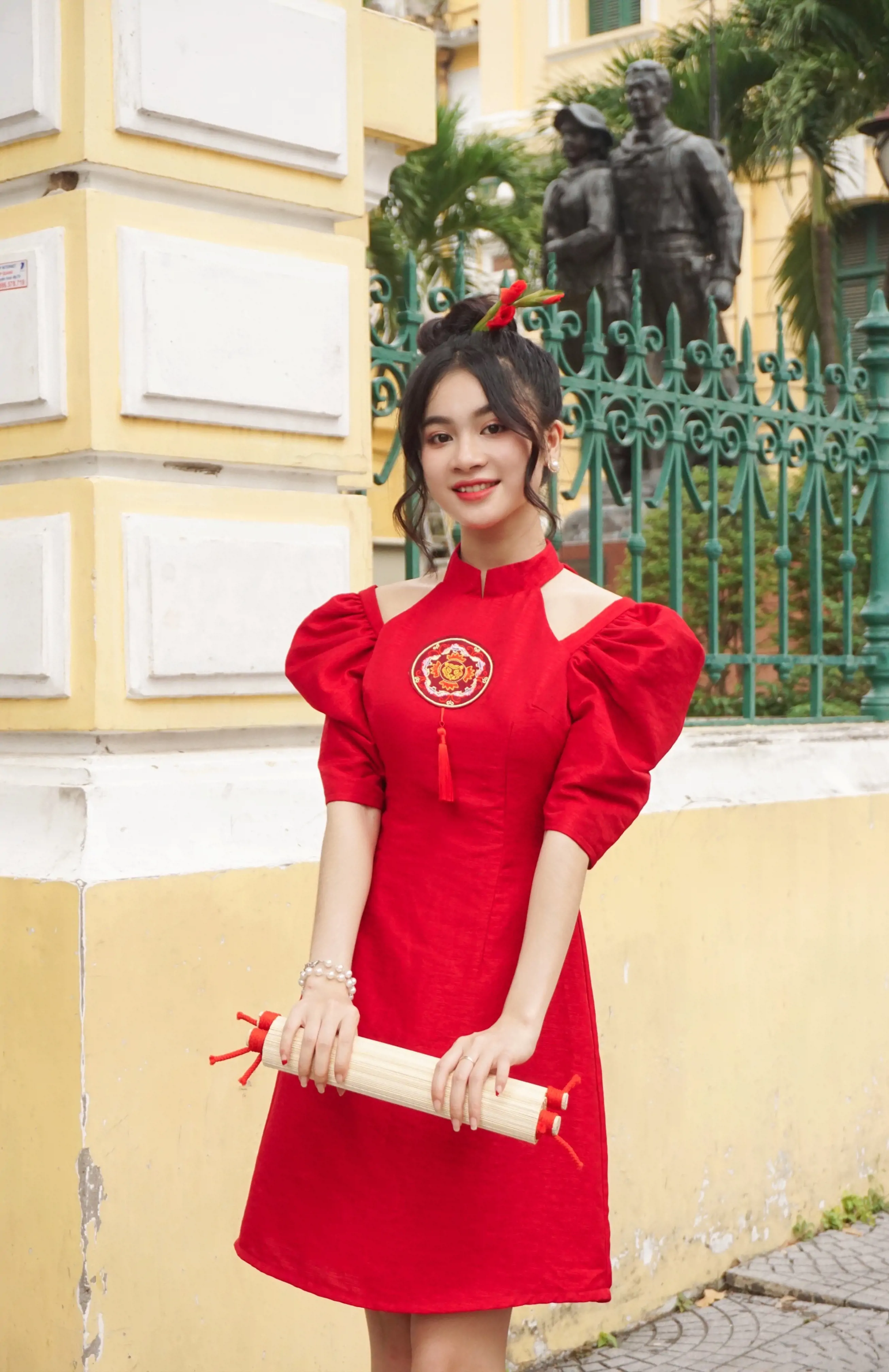 Đầm váy nữ tết sườn xám cổ tàu đính nút cườm với tone đỏ sáng da xinh xắn  dành cho các nàng đi chơi, dạo phố 94 | Shopee Việt Nam