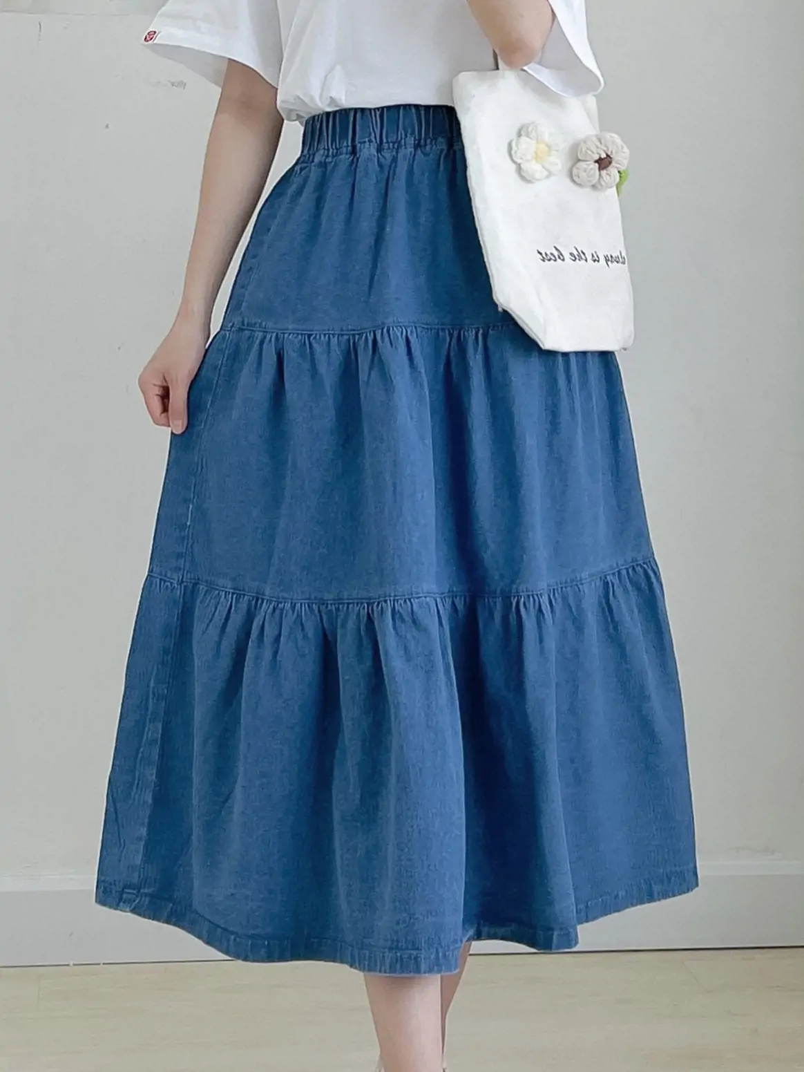 Trend của gái Hàn bây giờ là diện chân váy dài, dáng bồng xòe