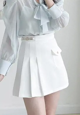 Chân váy ngắn xòe xếp ly màu sắc dễ thương của Ngọc Trinh CV48